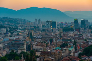 Saraybosna 'nın Sarı Kale, Bosna-Hersek' ten gün batımına bakışı