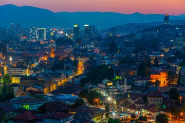 Saraybosna 'nın Sarı Kale, Bosna-Hersek' ten gün batımına bakışı