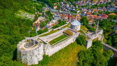 Bosna-Hersek 'teki Travnik kalesinin Panorama manzarası
