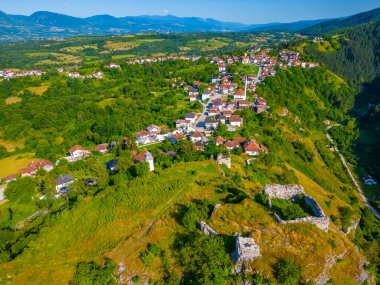 Bosna-Hersek 'teki Prusac kalesinin Panorama manzarası