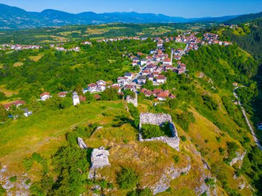 Bosna-Hersek 'teki Prusac kalesinin Panorama manzarası