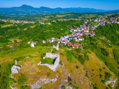 Bosna-Hersek 'teki Prusac kalesinin Panorama manzarası