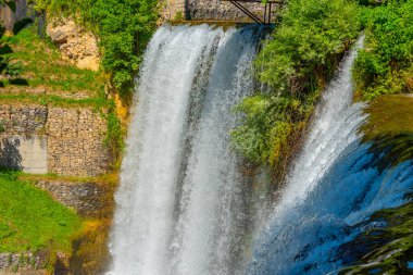 Bosna 'nın Jajce kasabasında Pliva şelalesi