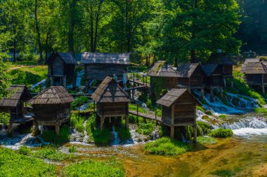 Bosna-Hersek 'in Jajce kenti yakınlarındaki Mlincici su değirmenleri