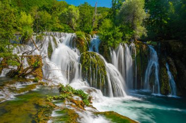 Bosna-Hersek 'te Büyük Una Şelaleleri