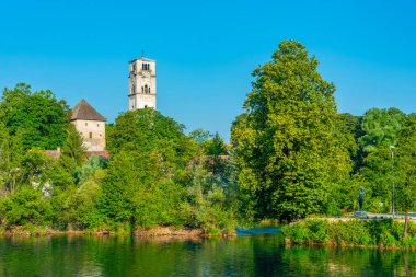 Bosna 'nın Bihac kentinde Una' nın Riverside kenti