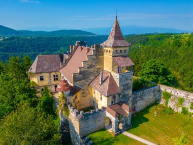 Bosna-Hersek 'teki Ostrozac şatosu