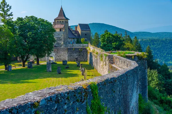 Bosna-Hersek 'teki Ostrozac şatosu