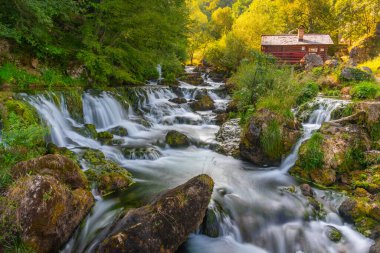 Bosna-Hersek 'te Krupa şelalesi