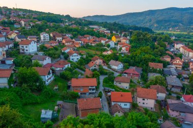 Bosna 'nın Doboj kentinde günbatımı manzarası