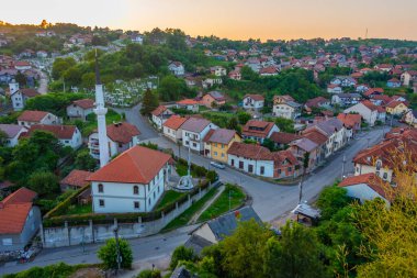 Bosna 'nın Doboj kentinde günbatımı manzarası