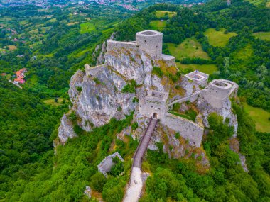 Bosna-Hersek 'teki Srebrenik Kalesinin Panorama manzarası