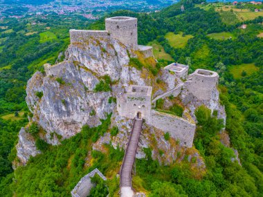 Bosna-Hersek 'teki Srebrenik Kalesinin Panorama manzarası