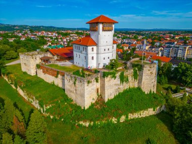 Bosna-Hersek 'e bakan Gradacac şatosu