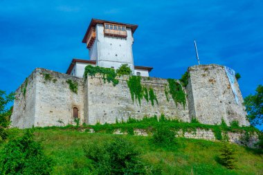 Bosna-Hersek 'e bakan Gradacac şatosu