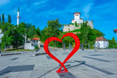 Bosna-Hersek 'e bakan Gradacac şatosu