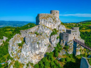 Bosna-Hersek 'teki Srebrenik Kalesinin Panorama manzarası