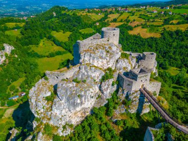 Bosna-Hersek 'teki Srebrenik Kalesinin Panorama manzarası