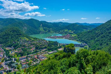 Bosna-Sırbistan arasındaki Zvornik hidroelektrik santralinin havadan görüşü