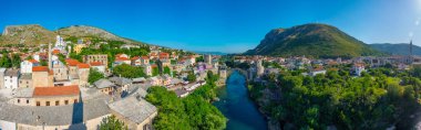 Bosna-Hersek 'teki eski Mostar köprüsü