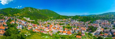 Bosna-Hersek 'teki Vranduk kalesinin Panorama manzarası