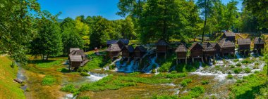 Bosna-Hersek 'in Jajce kenti yakınlarındaki Mlincici su değirmenleri