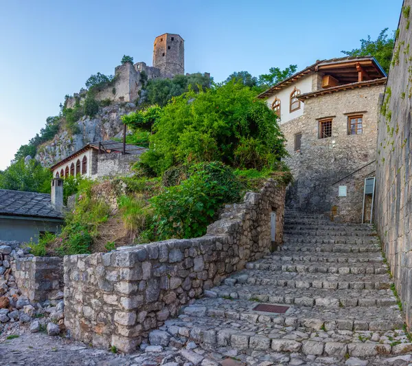 Bosna-Hersek 'teki Pocitelj köyünün gün batımı manzarası