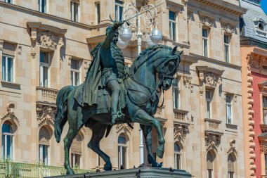 Hırvat başkenti Zagreb 'de Ban Jelaciç' in heykeli