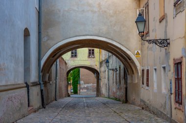 Hırvatistan 'ın eski Osijek kentindeki yaya sokağı