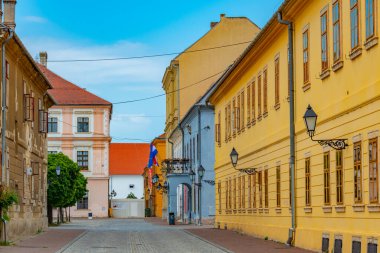 Hırvatistan 'ın eski Osijek kentindeki yaya sokağı