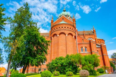 Hırvatistan 'ın başkenti Djakovo' daki Aziz Peter Katedrali 'nde yaz günü
