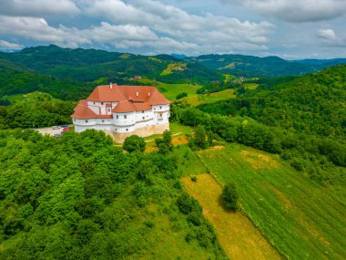 Hırvatistan 'ın Zagorje bölgesindeki Veliki Tabor kalesi