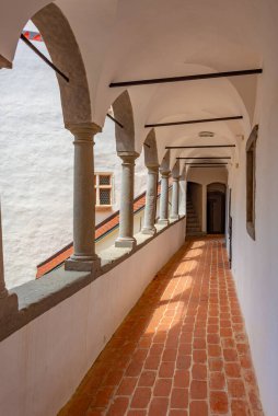Hırvatistan 'ın Zagorje bölgesindeki Veliki Tabor kalesinde avlu