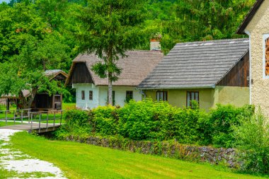 Hırvat etnik köyü Kumrovec 'teki tarihi evler