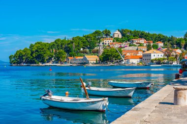 Hırvat kenti Cavtat 'ta tekneler demirliyor