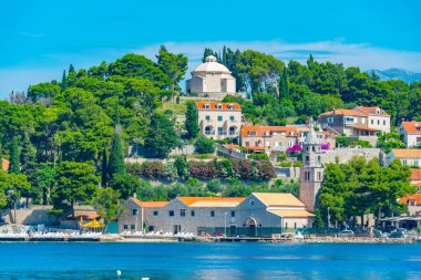 Hırvat kenti Cavtat 'ın sahil manzarası