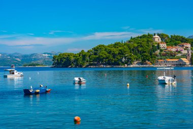 Hırvat kenti Cavtat 'ta tekneler demirliyor