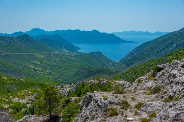 Hırvatistan 'daki Peljesac yarımadasının manzarası