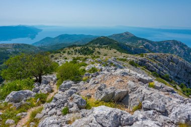 Peljesac yarımadası Hırvatistan 'daki Sveti Ilija dağından izlendi