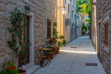 Hırvatistan 'ın eski Ston kentinde dar bir sokak