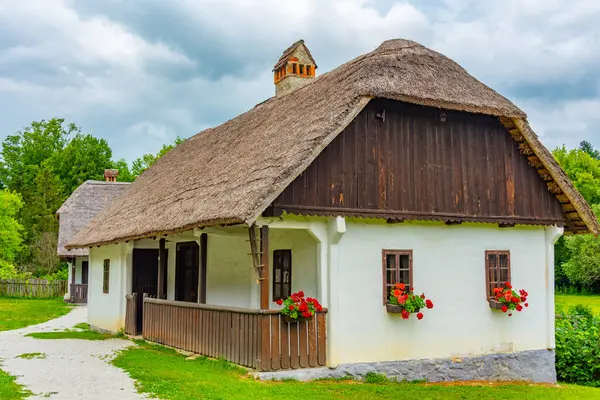 Hırvat etnik köyü Kumrovec 'teki tarihi evler