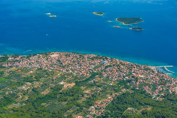 Hırvat kenti Orebiç 'in hava manzarası