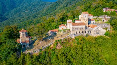 Gürcistan 'daki Nekresi manastırında yaz günü