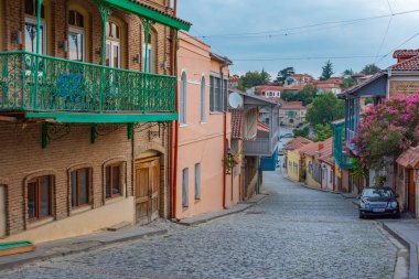 Gürcistan, Sighnaghi 'de tarihi bir caddenin gün batımı manzarası