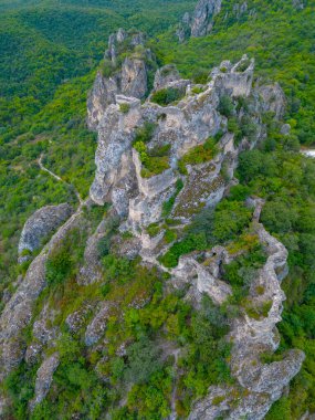 Gürcistan 'daki Khornabuji Kalesi manzarası