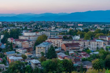 Kutaisi, Georgia 'nın gündoğumu manzarası
