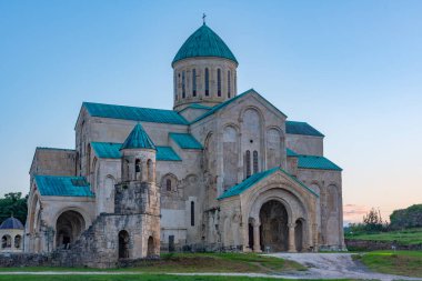 Kutaisi, Gürcistan 'daki Bagrati Katedrali' nin gün doğumu manzarası