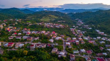 Kutaisi, Georgia 'nın gündoğumu manzarası