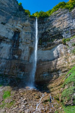 Okatse (Kinchkha) Gürcistan 'da Kutaisi yakınlarında Büyük Şelale