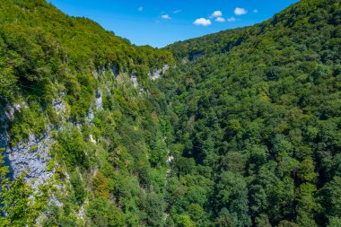 Georgia 'daki Okatse Kanyonu' nda yaz günü.